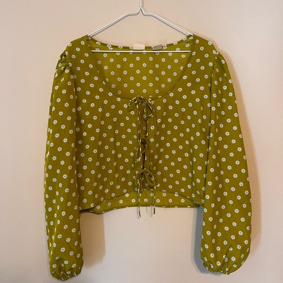 Levi's Tops - Green Floral Tie Top